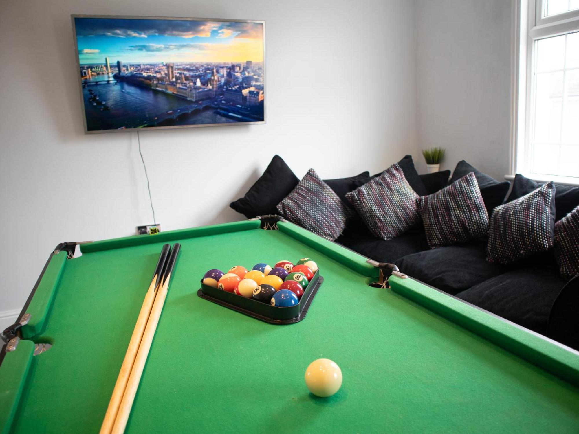 Bright Private Terrace - Free Private Parking - Tv - Wifi - Netflix Apartment ครอยดอน ภายนอก รูปภาพ