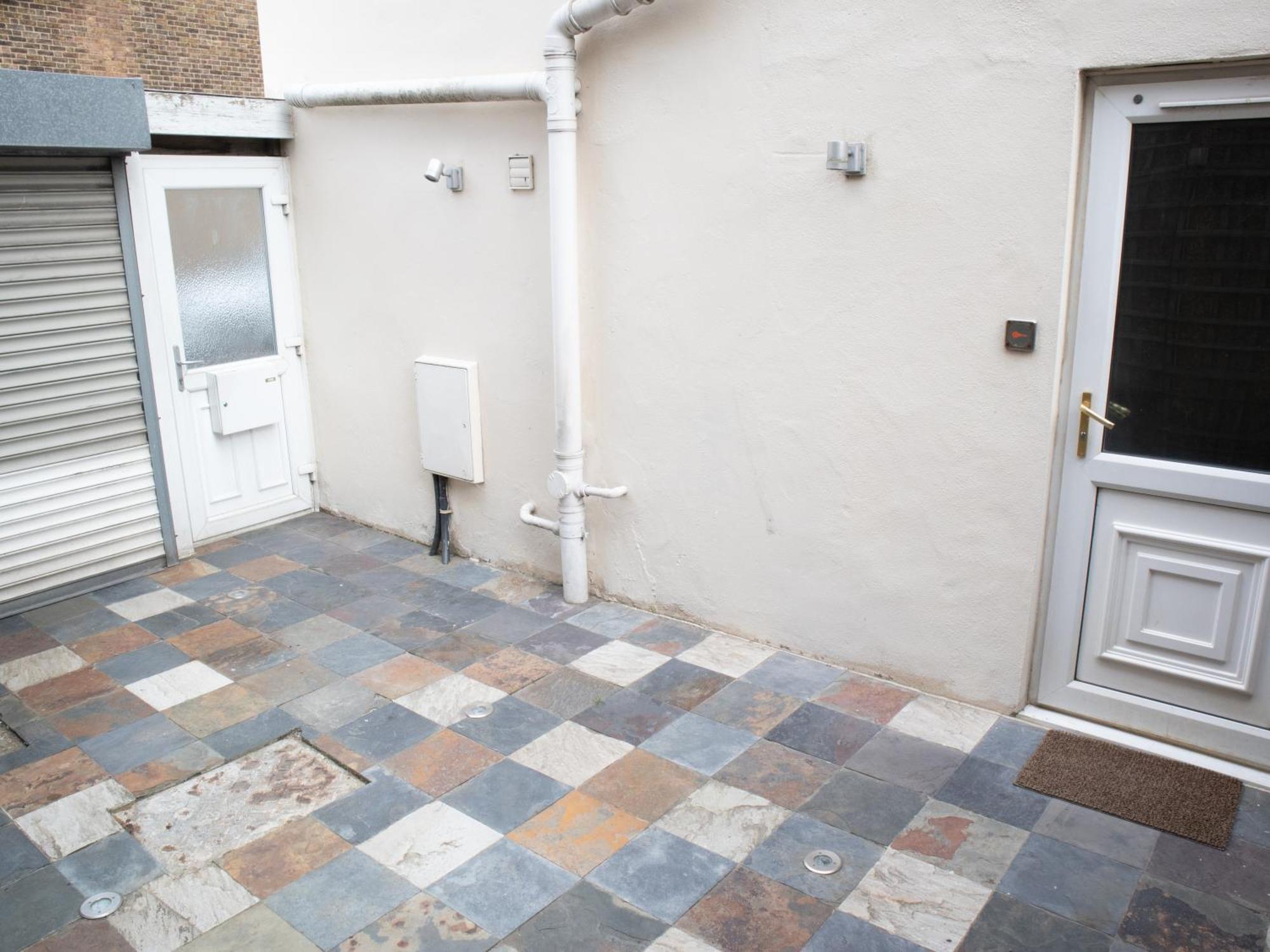 Bright Private Terrace - Free Private Parking - Tv - Wifi - Netflix Apartment ครอยดอน ภายนอก รูปภาพ