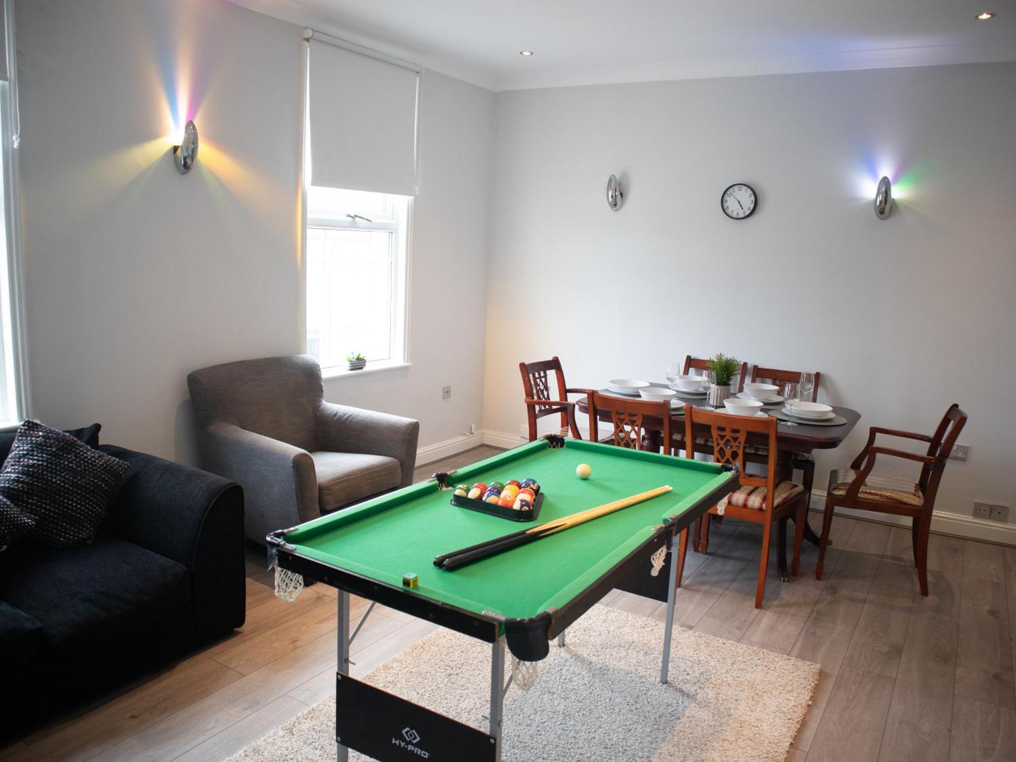 Bright Private Terrace - Free Private Parking - Tv - Wifi - Netflix Apartment ครอยดอน ภายนอก รูปภาพ
