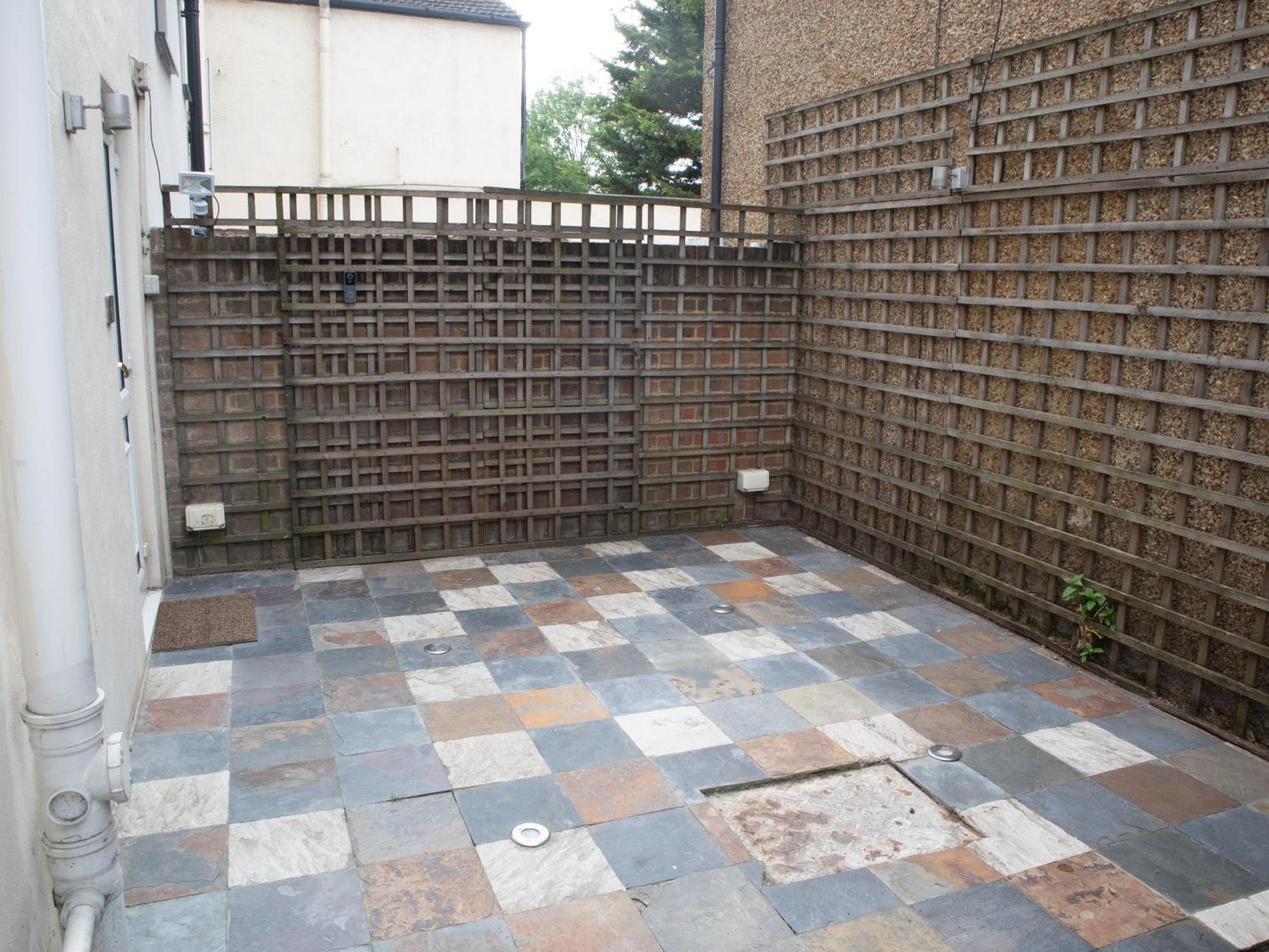 Bright Private Terrace - Free Private Parking - Tv - Wifi - Netflix Apartment ครอยดอน ภายนอก รูปภาพ